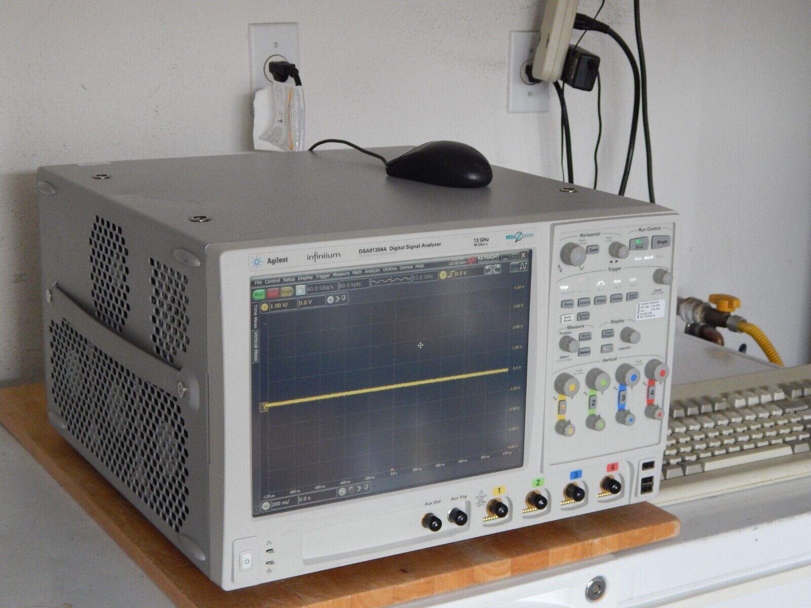 Agilent DSA91304A Oscilloscope 13Ghz 40Gs/s, 12 options, OEM cal, MY50140124 Agilent DSA91304A Oscilloscope 13Ghz 40Gs/s, 12 options, OEM cal, MY50140124